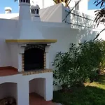 Дом отдыха Amendoeira-pool Heated - By Algarkasa