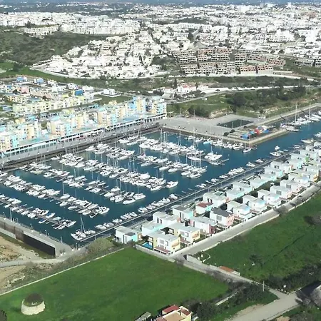 Σπίτι διακοπών Amendoeira-pool Heated - By Algarkasa Guia (Faro)