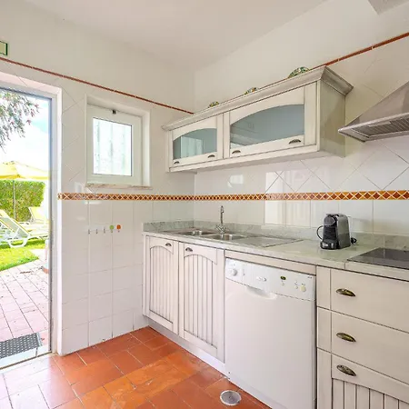 Tatil Evi Amendoeira-pool Heated - By Algarkasa